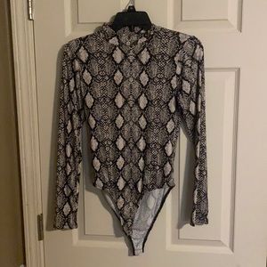 SNAKESKIN MOCK-NECK BODY SUIT TOP